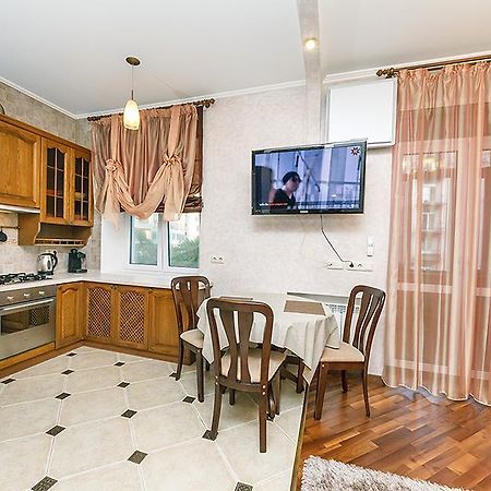 Amazing Two Beds In The Klovskiy Spusk Kyiv Exterior foto